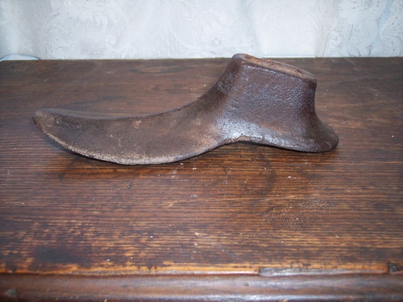 antique-cast-iron-shoe-form-primitive-home-decor-door-stop