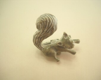 Vintage Gerry's Enamel Squirrel (6020)
