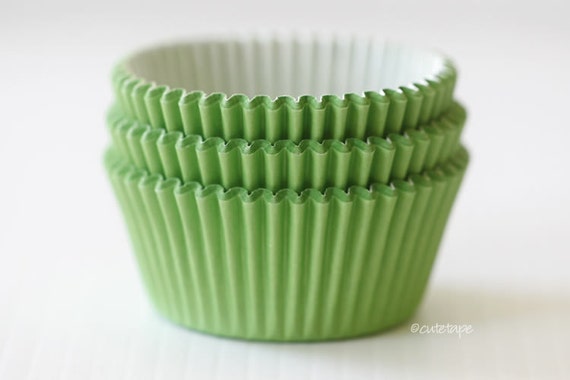 40 Solid Spring GREEN Cupcake Liners Greaseproof Standard Baking Cups Il_570xn