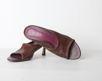 Size 8 Women's Brown Woven Leather Slide on Pumps