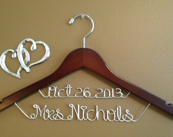 Personalized Wedding hanger, Bridal hanger with date, Wedding Gift, Bride gift, Name Hanger, Custom Made Wedding Hanger,Personalized hanger