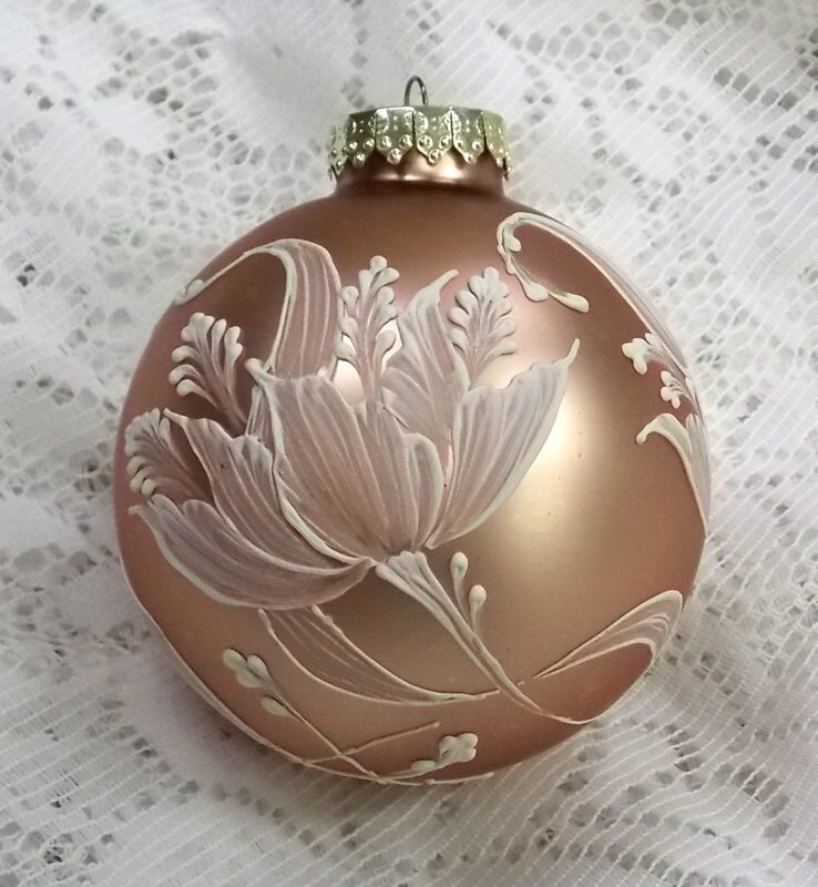 Soft Bronze Ornament with White 3D MUD Floral Tulips 157