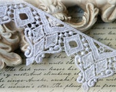 White Lace Trim, Venice Lace Trim for Appliques, Altered Art, Costumes, Lace Jewelry, Headbands, Sashes, Sewing, Crafts GL-110