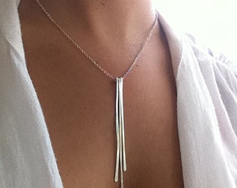 Silver statement necklace, Delicate pendant necklace, Boho statement necklace, Contemporary Jewelry, modern chic jewelry, Delicate jewelry