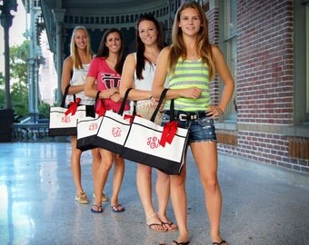 Set of 10 Personalized Bridesmaid Totes Wedding Gifts in Black, Hot Pink Navy or Lime