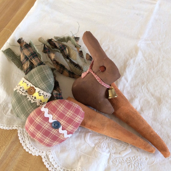 Primitive Chocolate Easter rabbit, shabby garden carrots, Easter tucks, ornies, bowl filler, Easter eggs , trinityridgefarm, OFG team