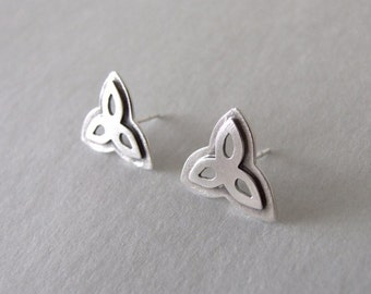 Silver Stud Earrings - flower earrings , silver earrings , stud earrigs , flower stud earrings , gift for her , arabesque earrings
