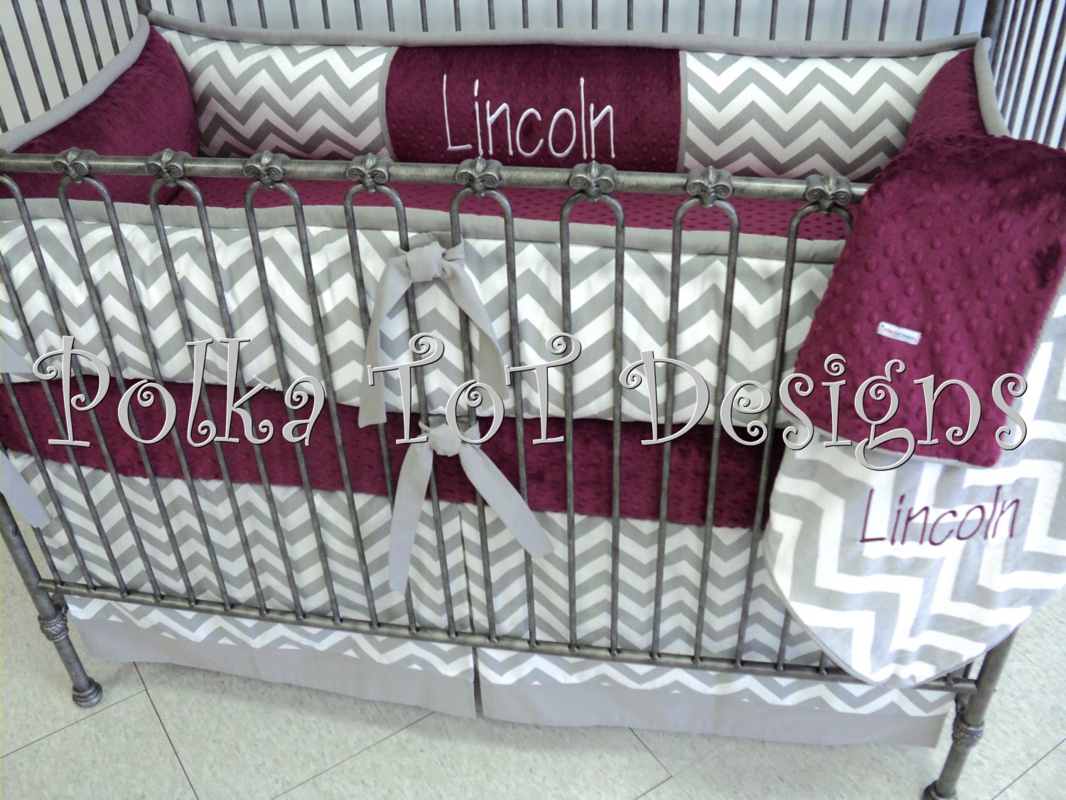 4 Pc Maroon & Gray Crib Set