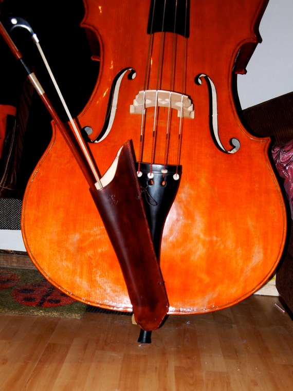 Bass Bow Quiver hand cut hand stitched and finished.