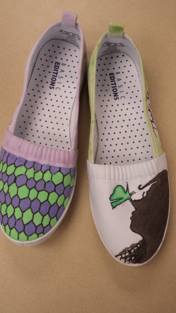 Items similar to Penelope handpainted shoes on Etsy