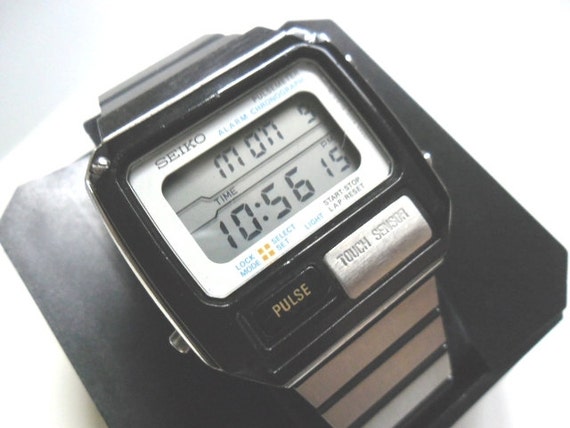 Vintage Seiko Pulse-Touch-Sensor Digital LCD Watch Japan made.