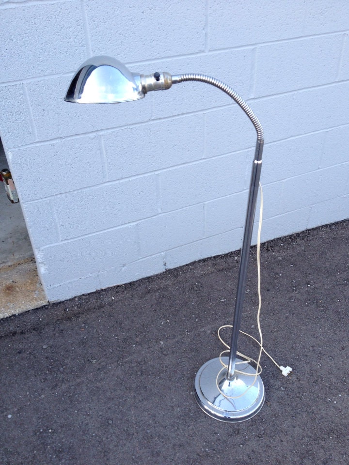 MidCentury Modern Gooseneck Chrome Floor lamp AJUSTABLE HEIGHT Haute