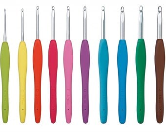 Clover Amour Crochet Hooks from Size 0.6mm to 10mm