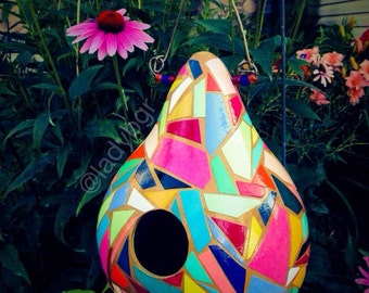 Birdhouse gourd, mosaic crafted bird house gourd