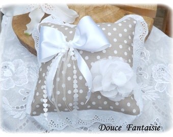 Pillow lace alliance taupe with white dots shabby wedding accessory
