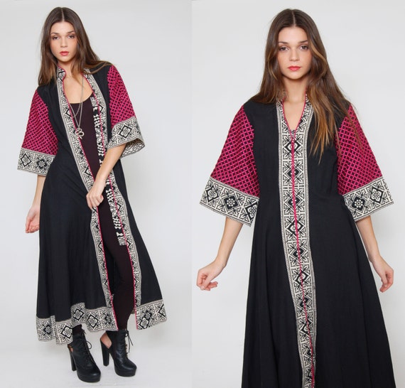 Items similar to Vintage ETHNIC Caftan Black & White EMBROIDERED Cotton ...