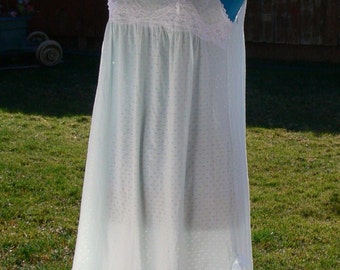 MISS elaine nightgown size small