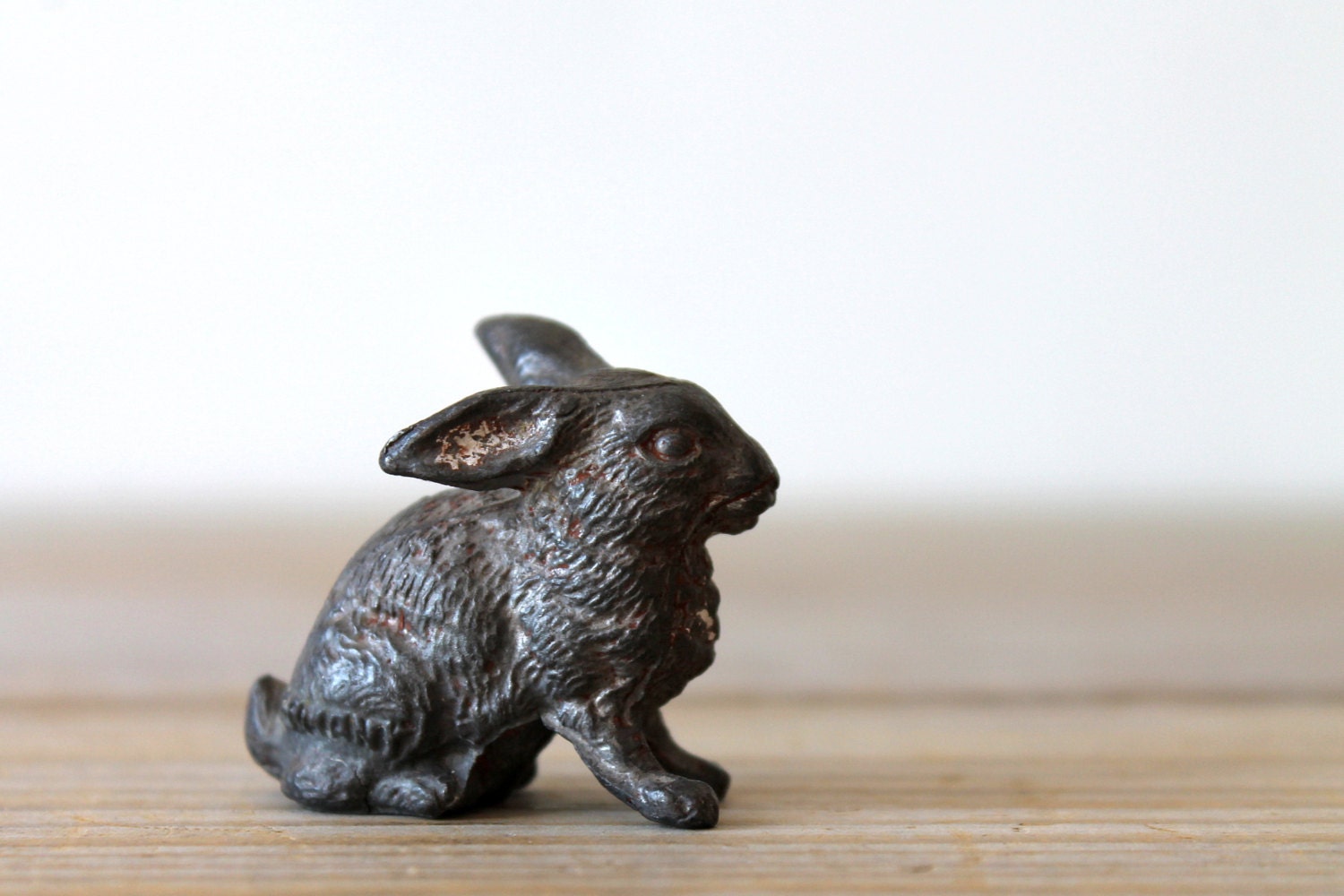 metal rabbit figurine
