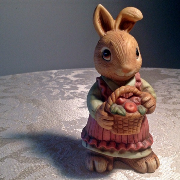 Vintage Rabbit Figurine by Homco / Ceramic by vintagepoetic