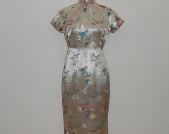 gorgeous vintage silver silk cheongsam 1950's/ 1960's dress with traditional chinese embroidery