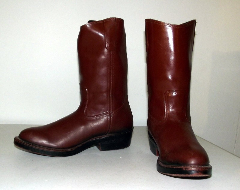 Western Rain Boots Cowboy boots in a womens size 6 M