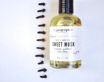 Sweet Musk... Sensual Massage Oil ( Lavender, Clove and Patchouli ) 8oz