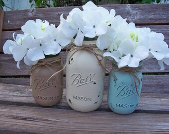 Painted Mason Jars. Beach decor. Shabby chic decor.Painted Mason Jars. Vase. Vintage looking Painted Mason Jars