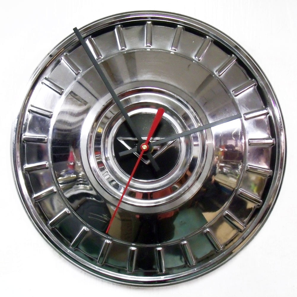 Chevrolet Hubcap Clock 1960 1961 1962 1963 1964 Corvair