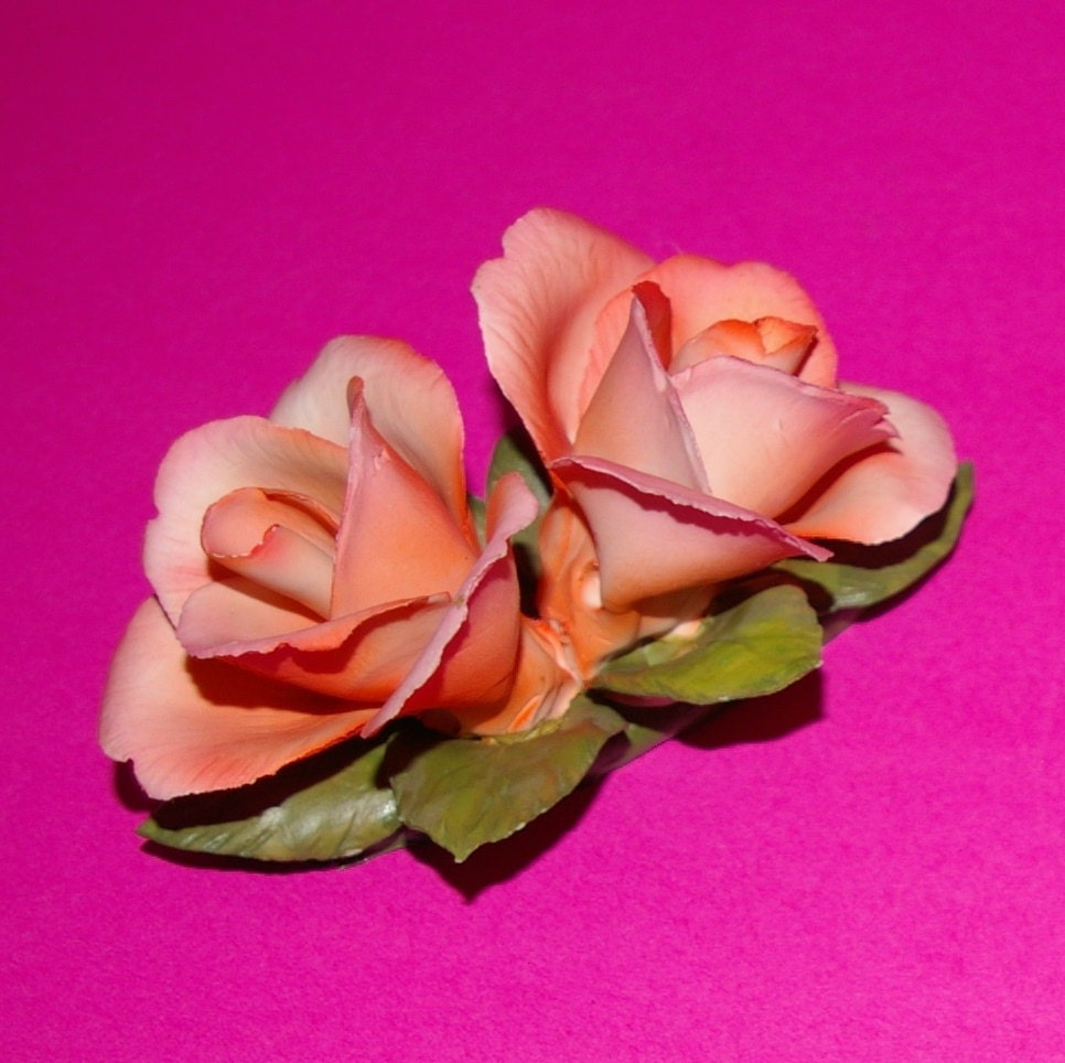 Pair of Rose Figurines Napoleon Porcelain Italy Table