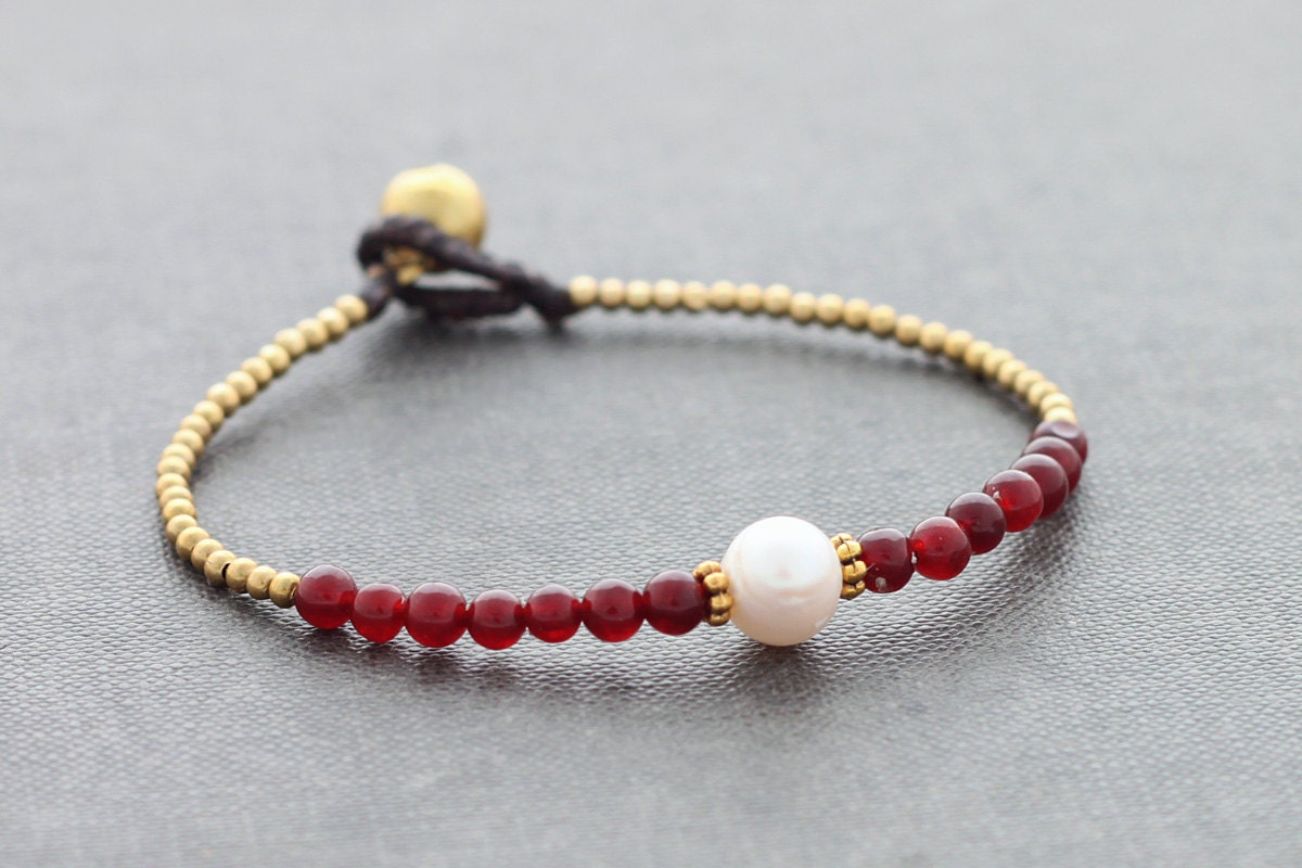 Red Jade Pearl Petite Pendant Bracelet