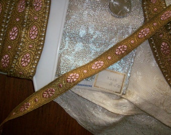 1 yard of french antique gold/sweet rose trim, yardage