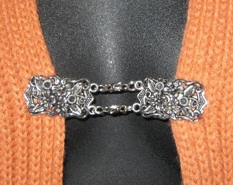 Sweater Clip with Short Strong Links Silver Tone Filigree Made in Australia