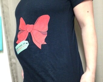 Maternity Don't Open Til Personalized Gift Tag - Christmas Maternity Shirt - TW