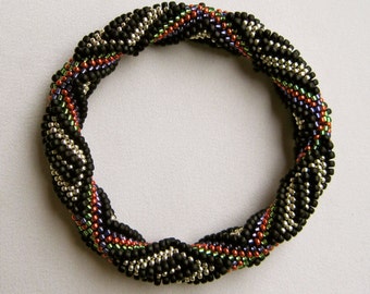 Bead Crochet Bangle Pattern: Dreamer Bead Crochet Bangle Pattern