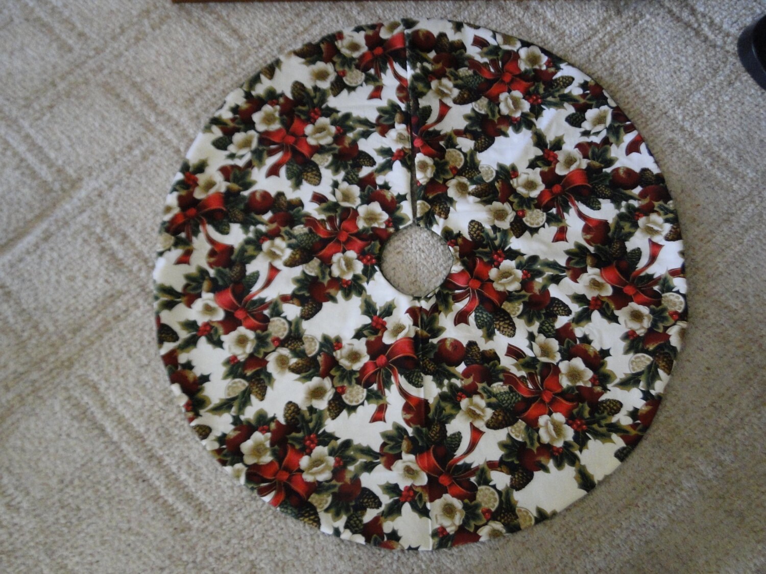 christmas flowers tree skirt large by craftytemptations on christmas flowers tree skirt large by craftytemptations on