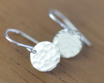 silver disc earrings. rose gold disc earrings. small gold disc earrings. petite hammered gold silver disc earrings. tiny small