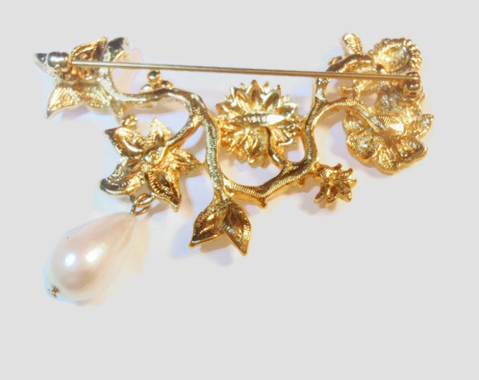 FREE SHIPPING Avon floral brooch, flower butterfly bee sunflower pearl brooch pin