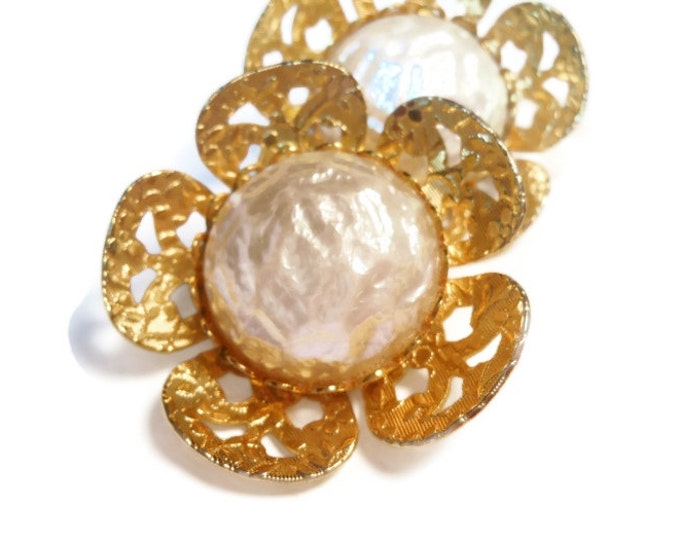 FREE SHIPPING Celebrity pearl earrings, signed, gold and faux pearl flower clip earrings