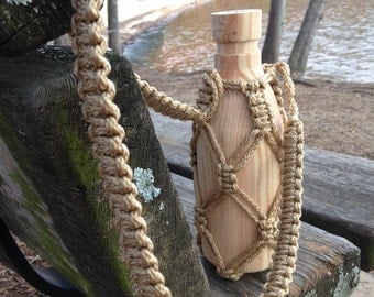 Macrame Water Bottle Holder in Tan
