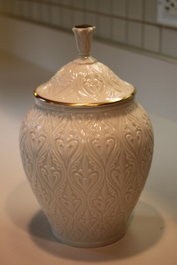 Vintage Lenox Ginger Jar Porcelain Ivory Colored With Lid