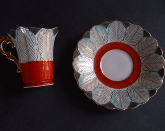 Demitasse Flower-shaped cup and Leaf-design saucer - Occupied Japan