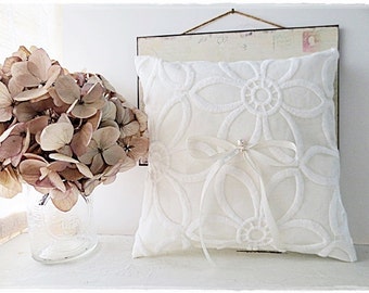 Sale White ring pillow cushion with white lace fabric natural rustic linen wedding pillow