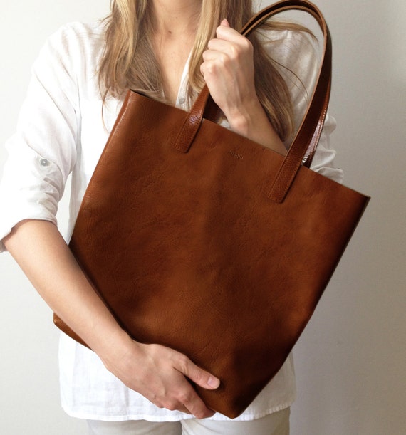 Brown leather shopper tote made from best quality long lasting