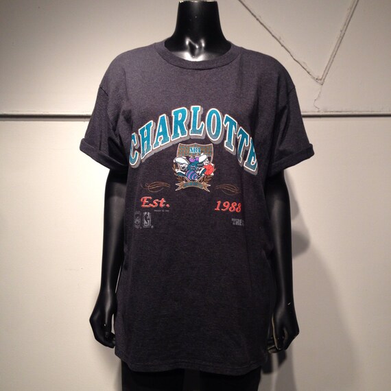 90s Charlotte Hornets Striped Tee L