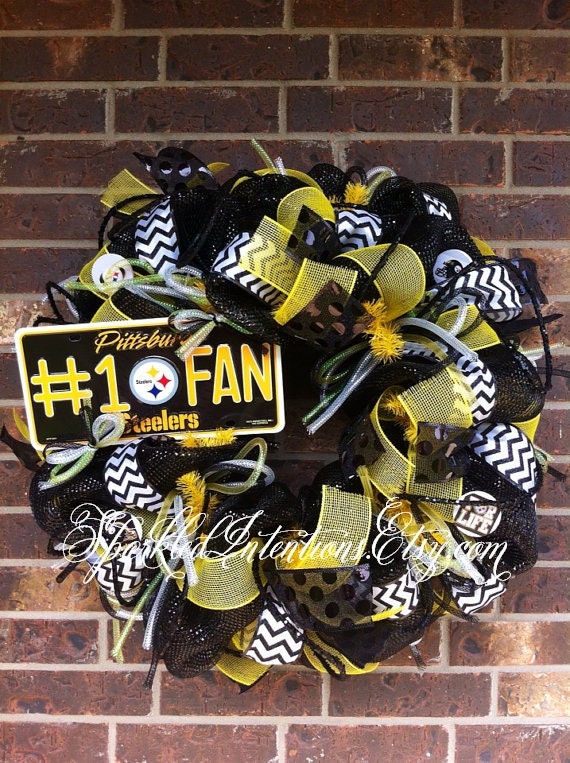 Items similar to Pittsburgh STEELERS Deco Mesh Wreath on Etsy