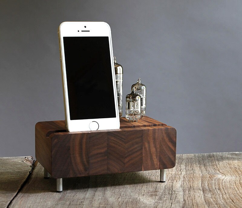 Universal charging station for iPhone Samsung Galaxy