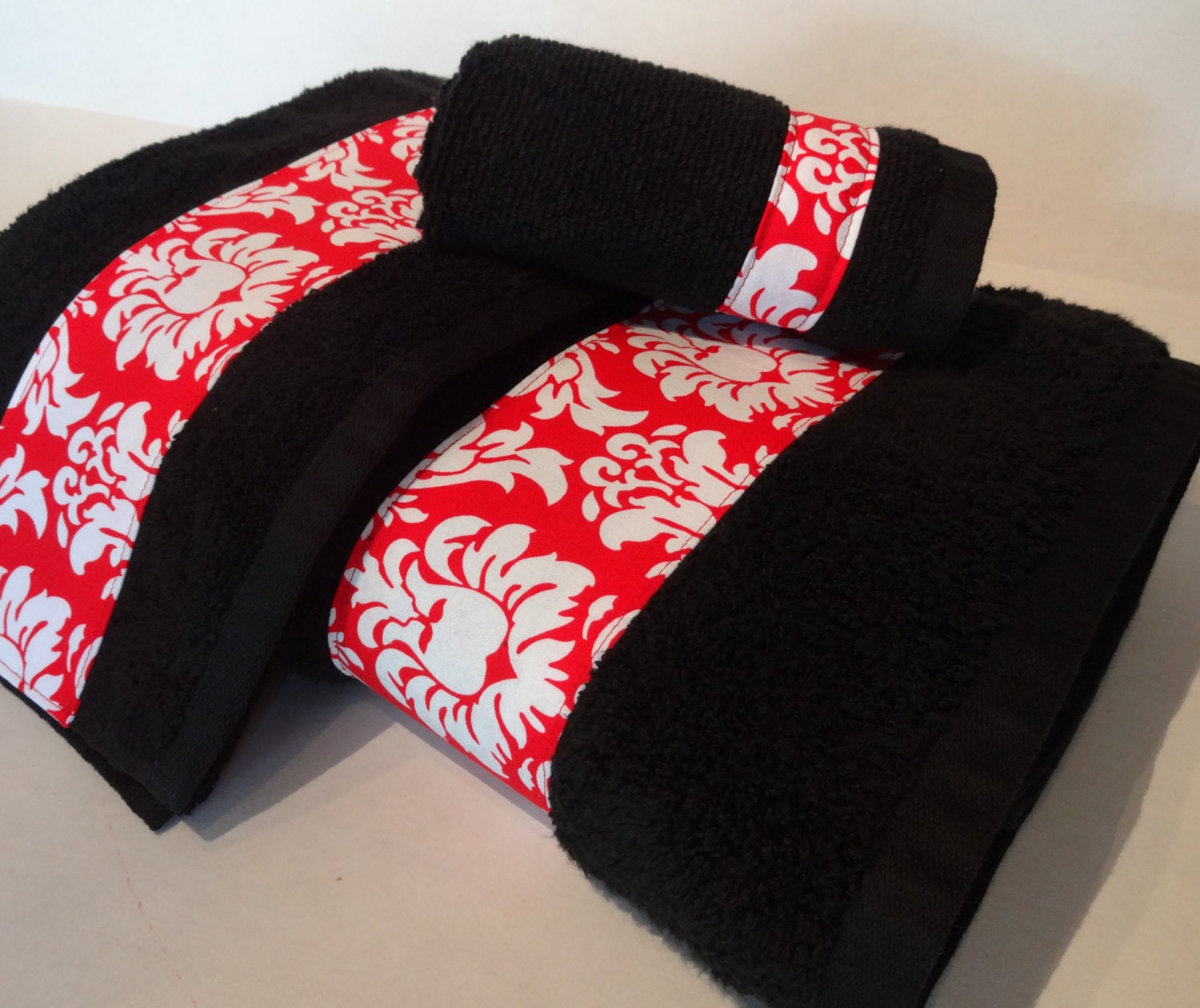  Black  and Red  Damask Bath Towels  Bathroom  towels  red  and