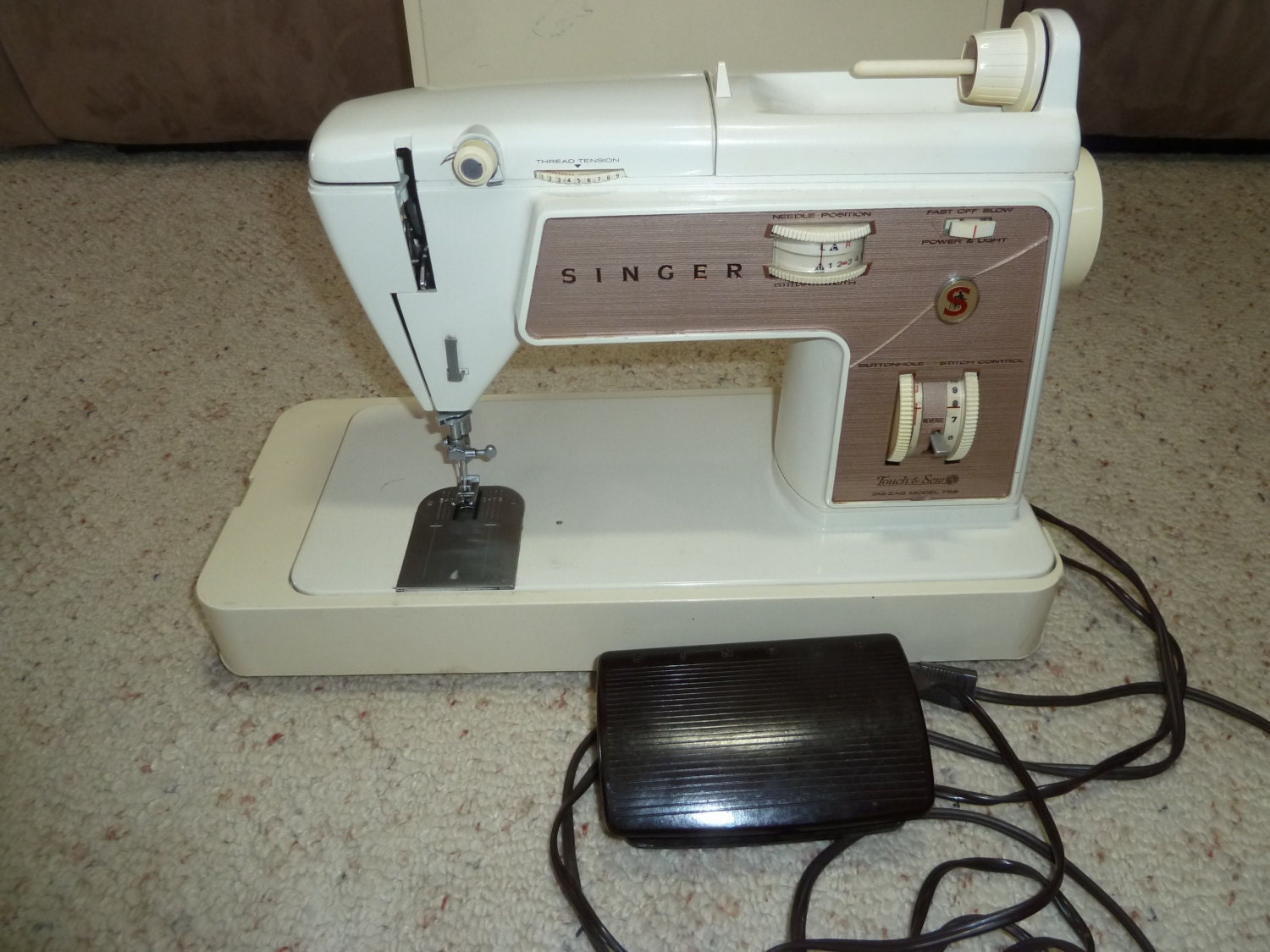 Singer Touch Sew Zig Zag Model Sewing Machine With Case