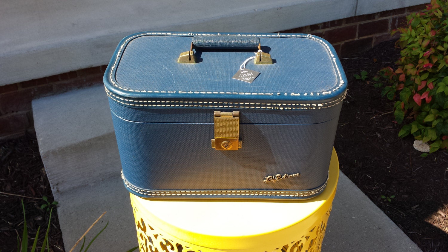 Starline vintage train case navy blue