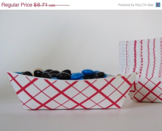ON SALE 50 MEDIUM Retro Red Plaid Food Tray for Parties, Showers or Wedding, Candy Buffet Il_570xn